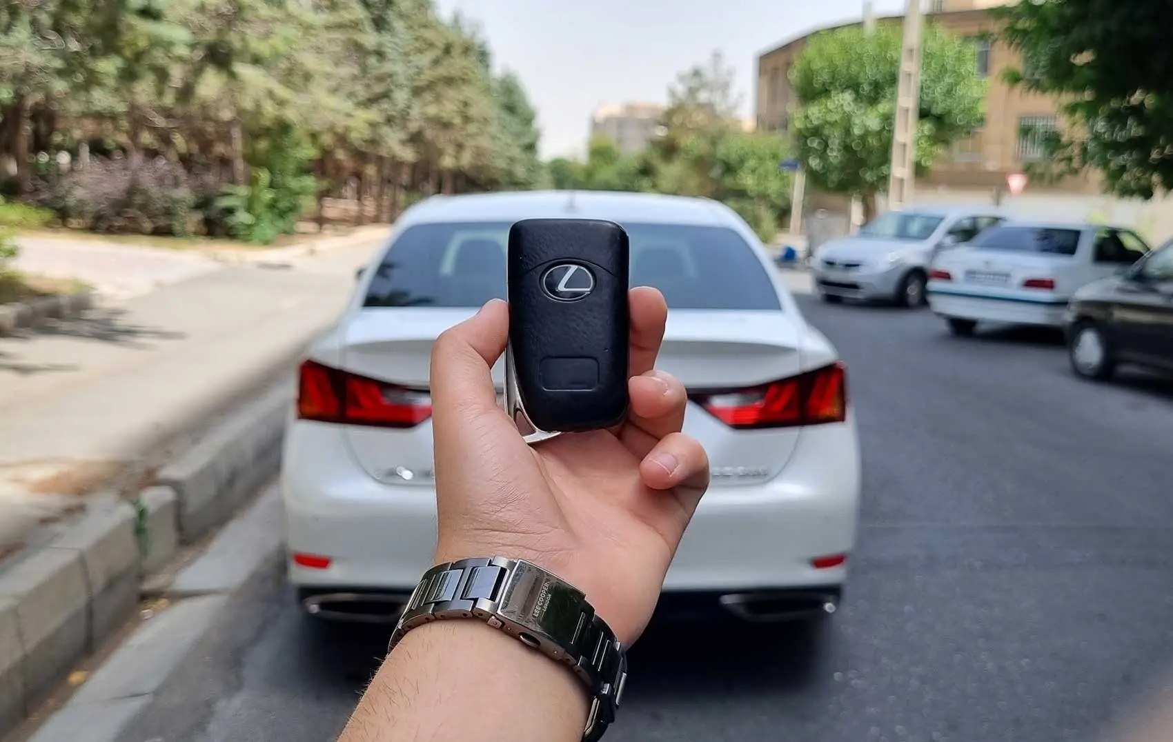 رنت لکسوس در کیش